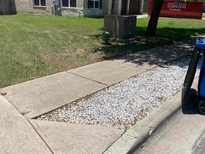 Lawn care service in Austin, 78748