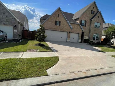 Lawn care service in Cypress, 77433