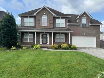 Lawn care service in Knoxville, 37918