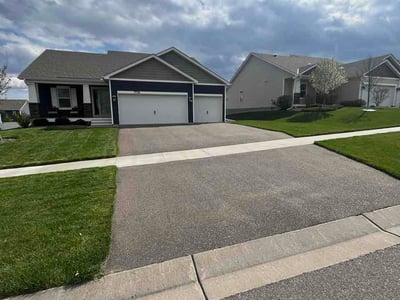 Lawn care service in Lakeville, 55044