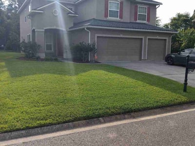 Lawn care service in Jacksonville, 32226