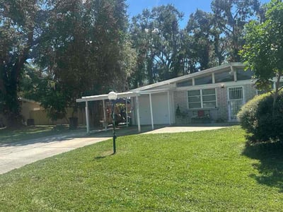 Lawn care service in Sarasota, 34235