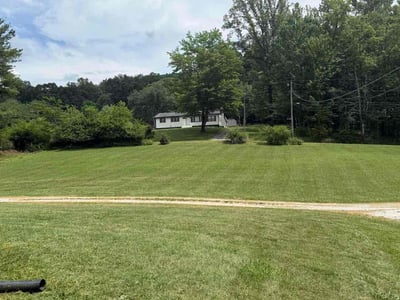 Lawn care service in Troutville, 24175