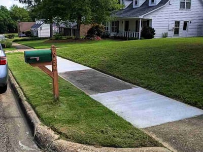 Lawn care service in Montgomery, 36117