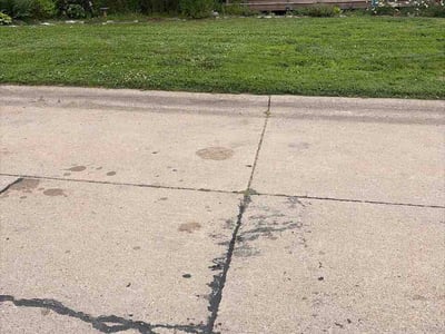Lawn care service in Omaha, 68117