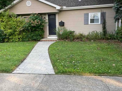 Lawn care service in Cleveland, 44109