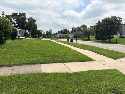 Lawn care service in Cedar Rapids, 52405