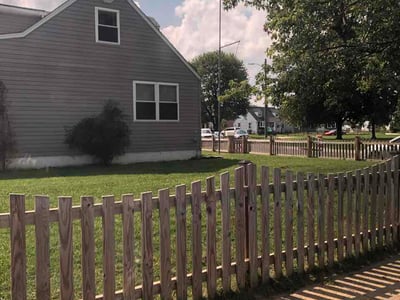 Lawn care service in Dundalk, 21222