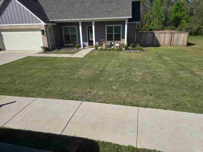 Lawn care service in Clinton, 39056
