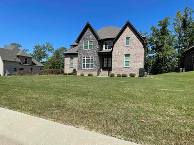 Lawn care service in Helena, 35022