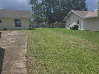 Lawn care service in Palm Bay, 32907