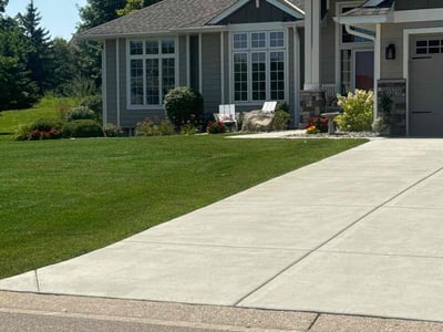 Lawn care service in Lakeville, 55044
