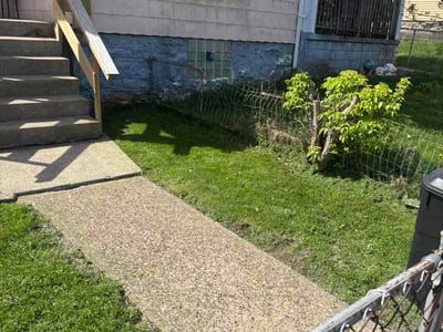 Lawn care service in Pittsburgh, 15210