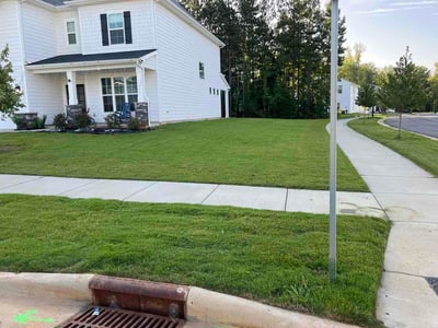 Lawn care service in Charlotte, 28215