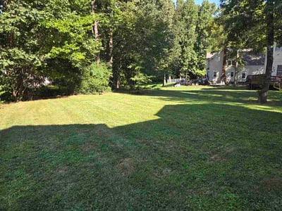 Lawn care service in Charlotte, 28262