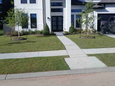 Lawn care service in Conroe, 77302
