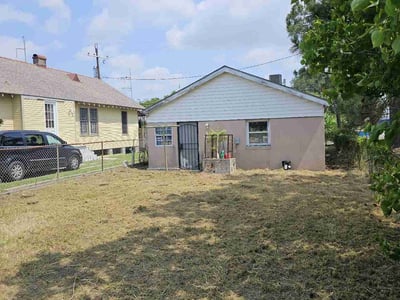 Lawn care service in New Orleans, 70117