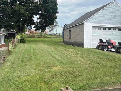Lawn care service in Essex, 21221