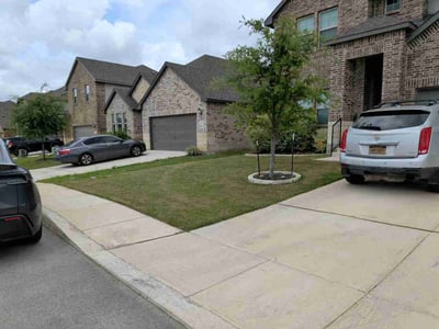 Lawn care service in San Antonio, 78245