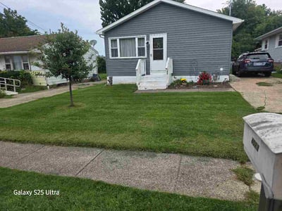 Lawn care service in Erie, 16504