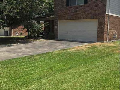 Lawn care service in Humble, 77338