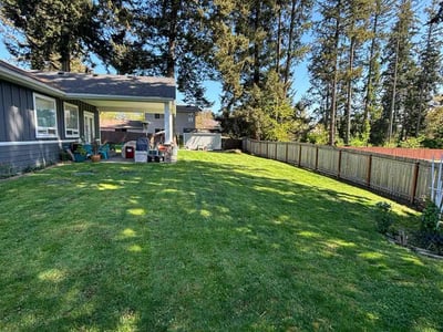 Lawn care service in Spanaway, 98387