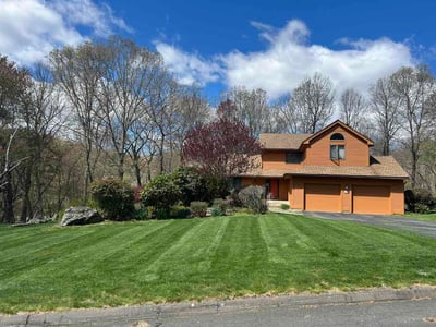 Lawn care service in Tolland, 06084