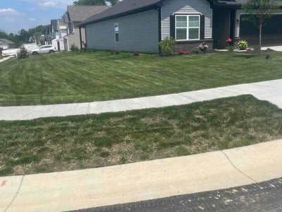 Lawn care service in Maineville, 45039