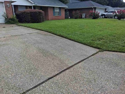 Lawn care service in Milton, 32571
