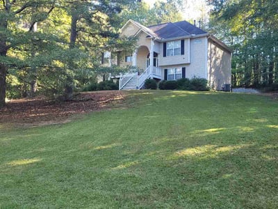 Lawn care service in Newnan, 30263