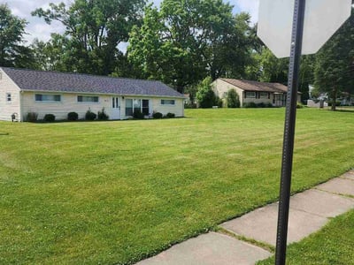 Lawn care service in Twinsburg, 44087