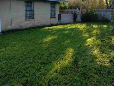 Lawn care service in Austin, 78753