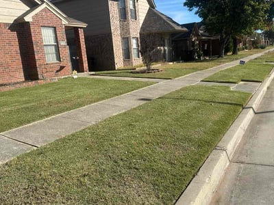 Lawn care service in Oklahoma City, 73170