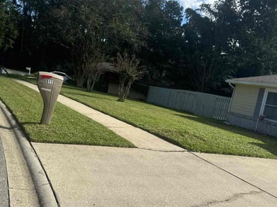 Lawn care service in Jacksonville, 32210