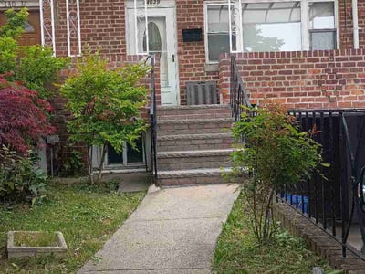 Lawn care service in Queens, 11367