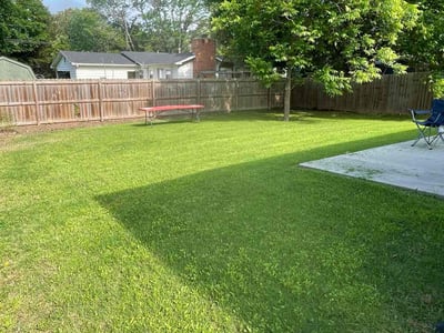 Lawn care service in Fayetteville, 72701