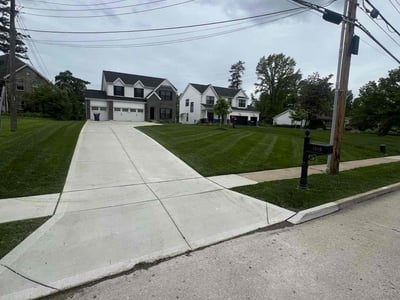 Lawn care service in St. Louis, 63146