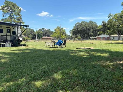 Lawn care service in Richmond, 77406