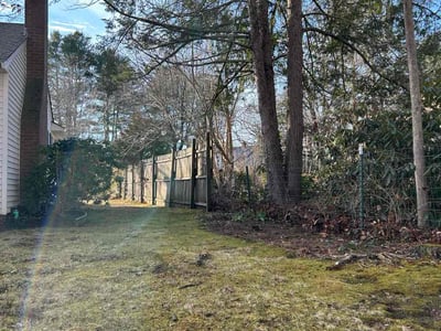 Lawn care service in Mansfield, 06250