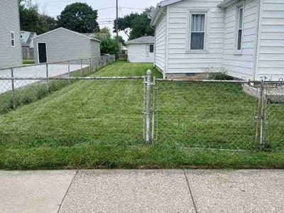 Lawn care service in Maumee, 43537