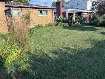 Lawn care service in Warren, 48093