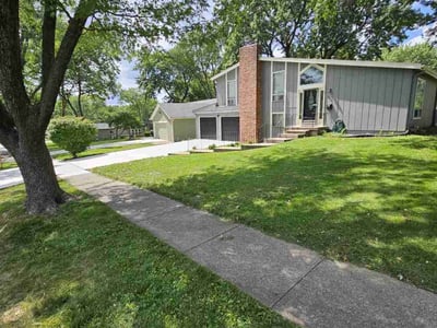 Lawn care service in Overland Park, 66212