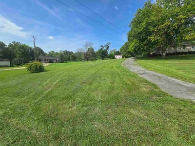 Lawn care service in Goodlettsville, 37072
