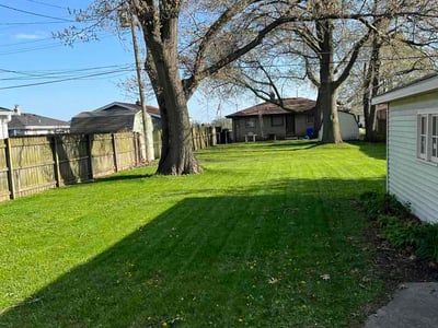 Lawn care service in Kenosha, 53140
