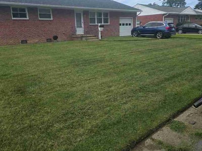 Lawn care service in Norfolk, 23518