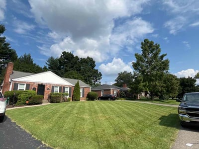 Lawn care service in Louisville, 40207