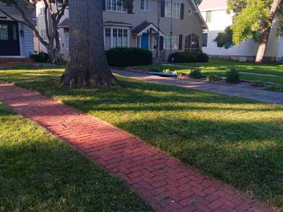 Lawn care service in Kansas City, 64112