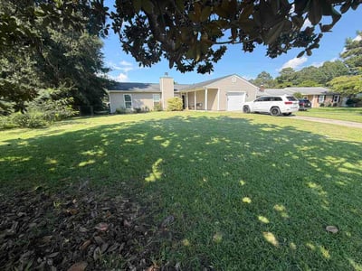 Lawn care service in Jacksonville, 28546