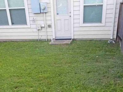 Lawn care service in Houston, 77090