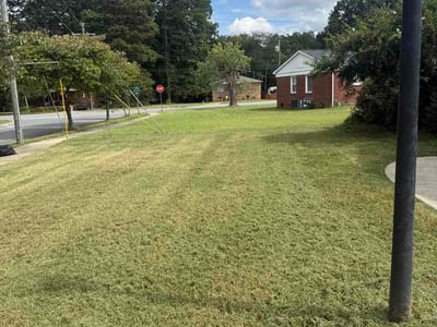 Lawn care service in Charlotte, 28216